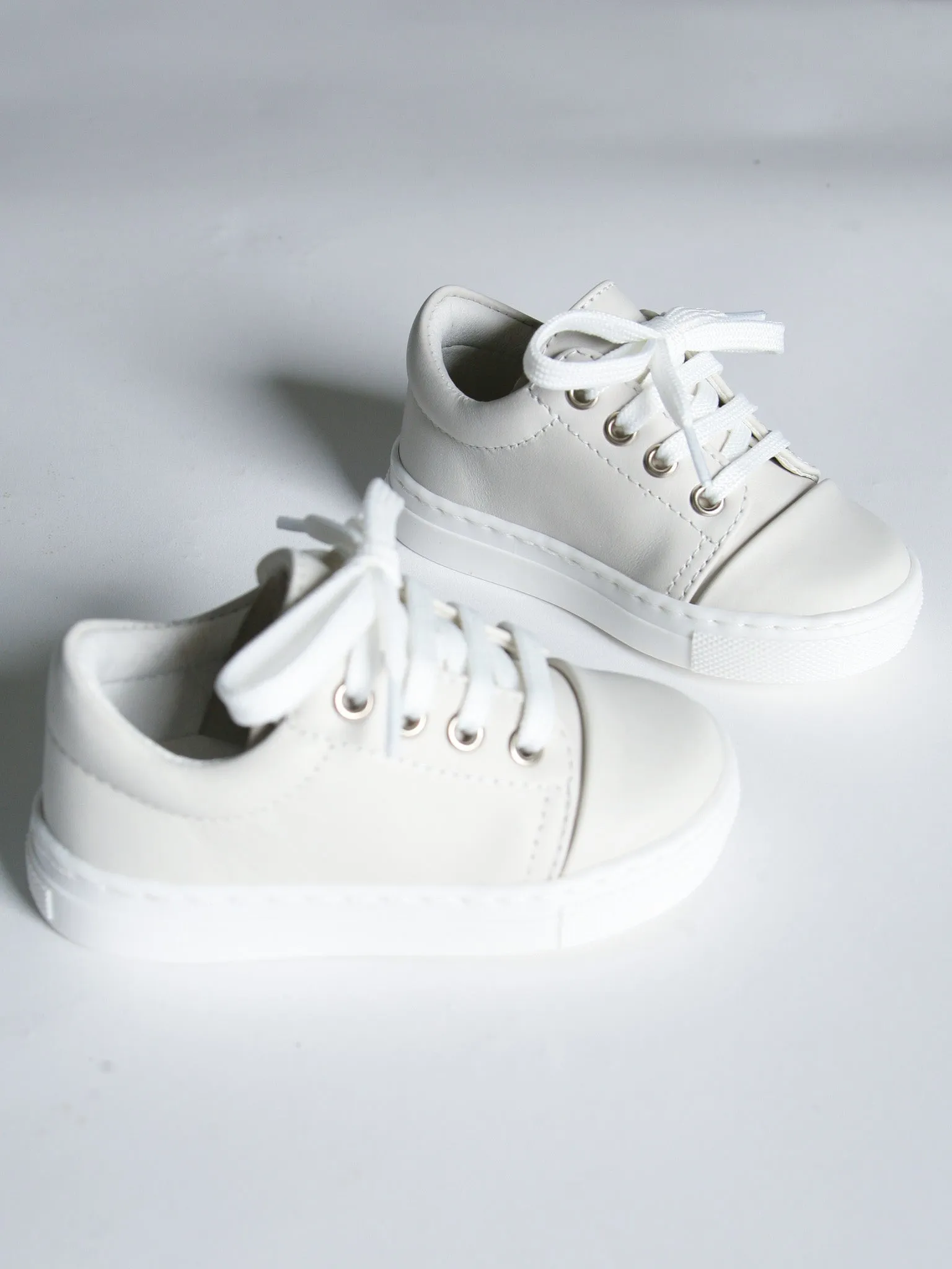 Borboleta beige 'Santiago' Leather Trainers