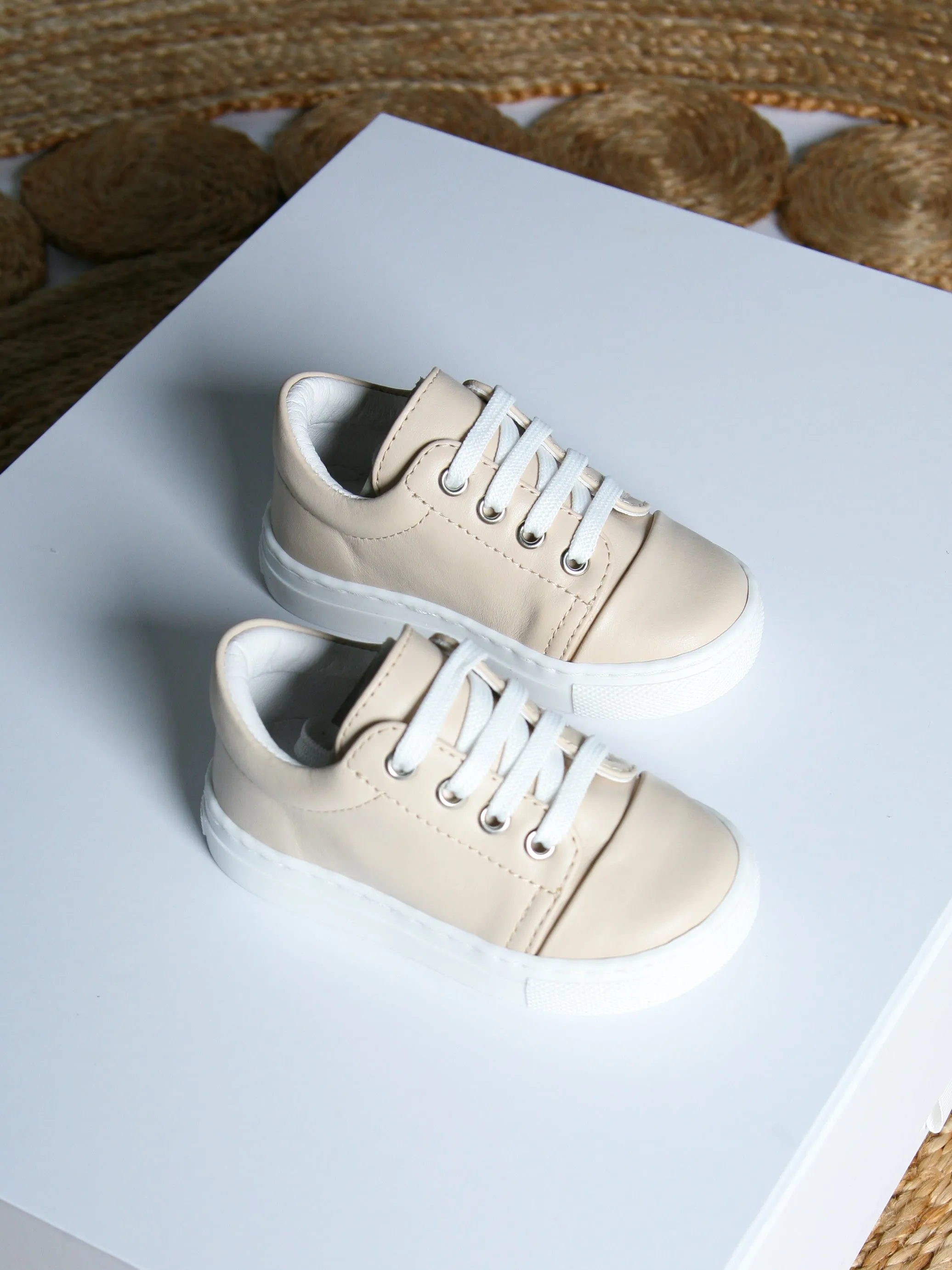 Borboleta Nude 'Santiago' Leather Trainers