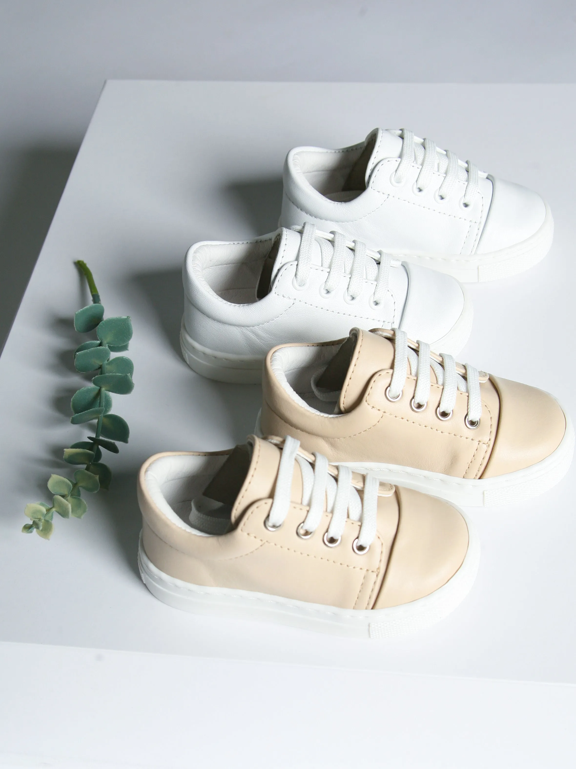 Borboleta Nude 'Santiago' Leather Trainers