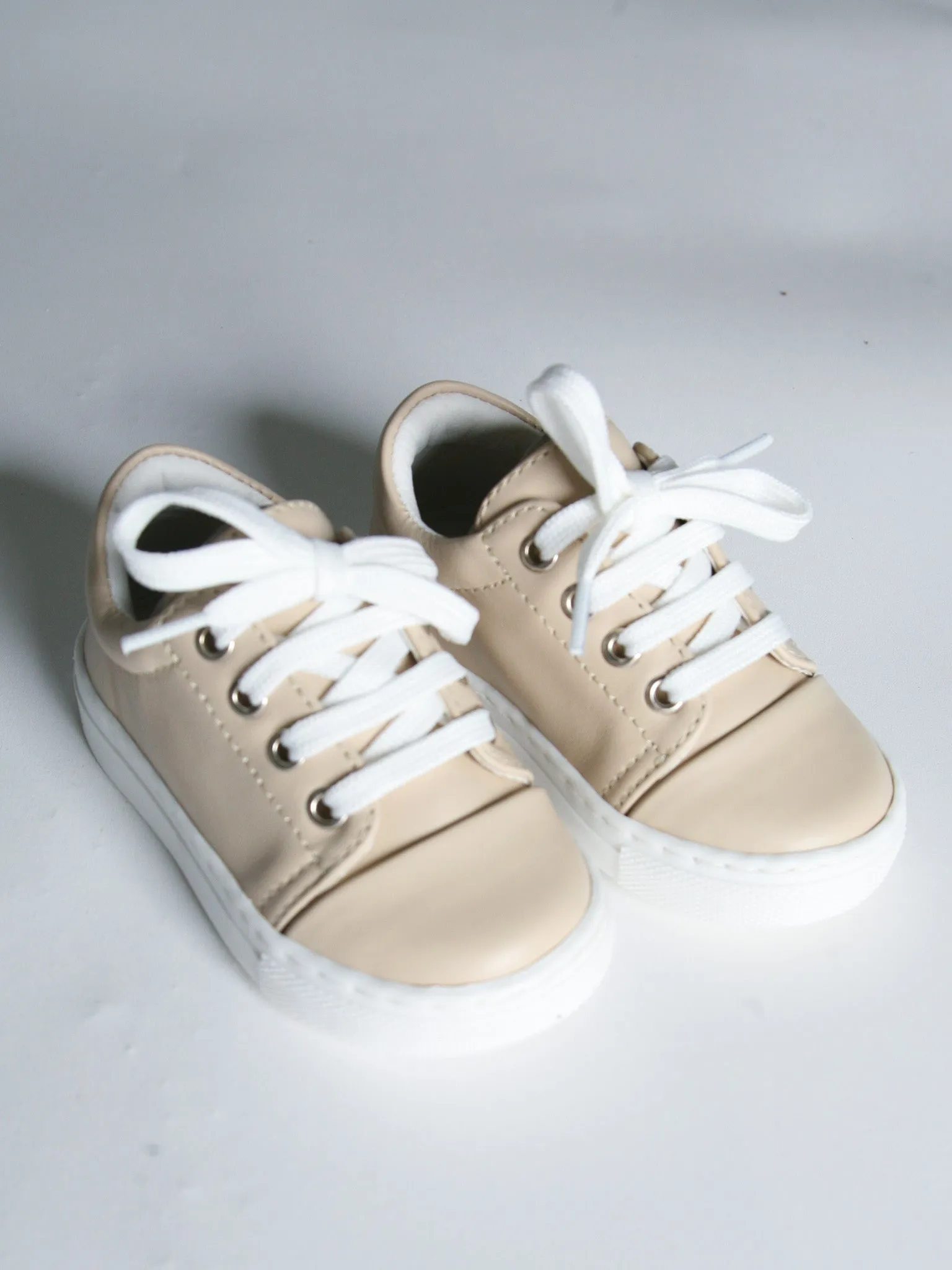 Borboleta Nude 'Santiago' Leather Trainers