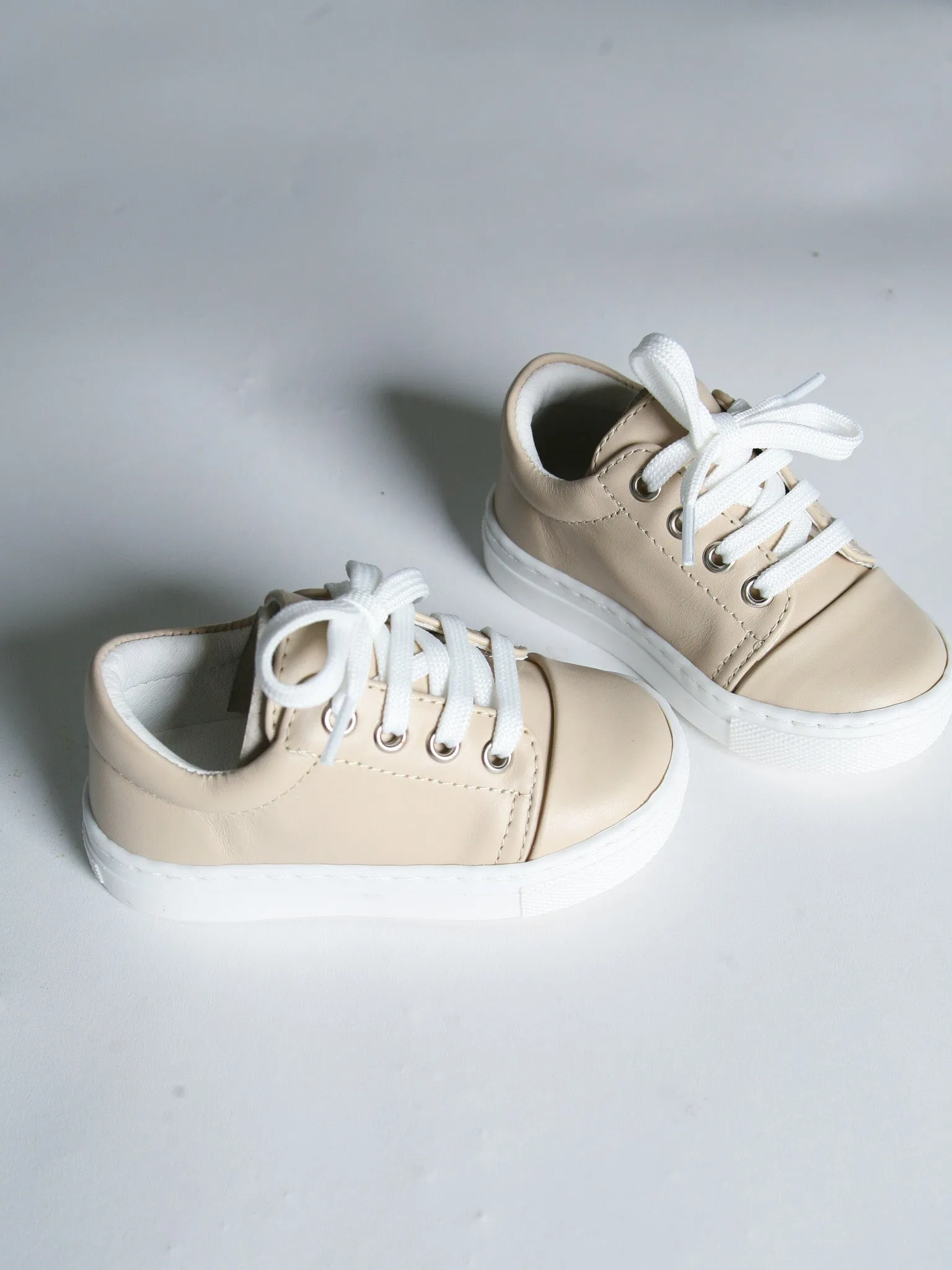 Borboleta Nude 'Santiago' Leather Trainers