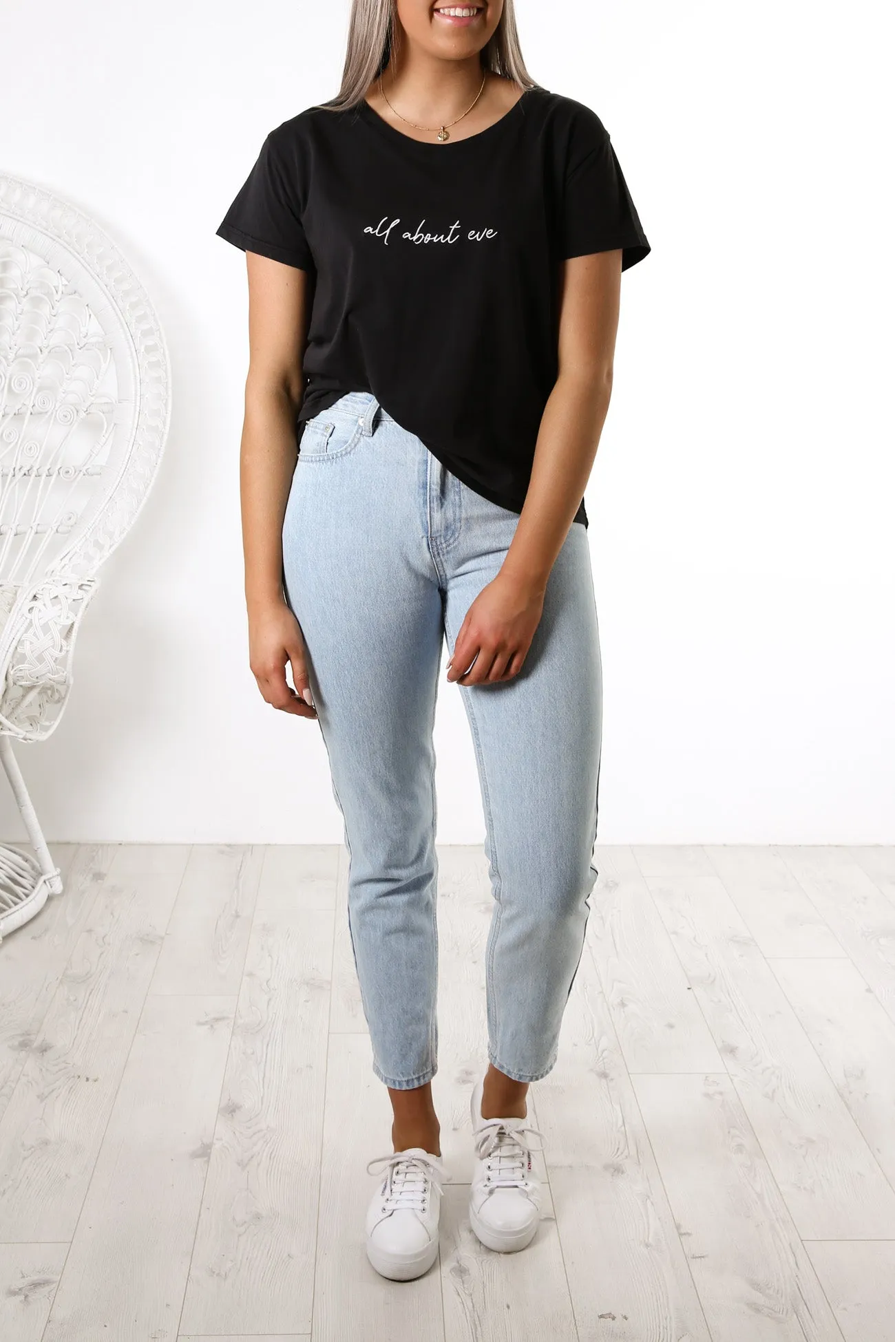 Mika Relaxed Tee Black